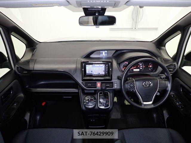Toyota VOXY 2019-03 321606-1