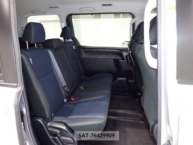 Toyota VOXY 2019-03 321606-15