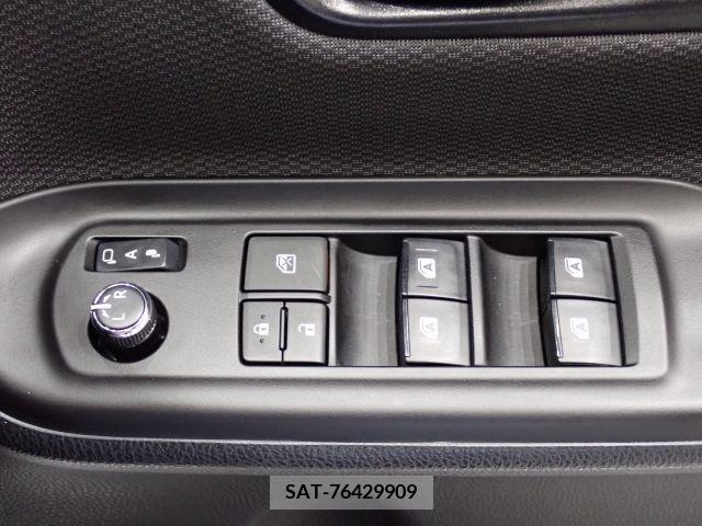Toyota VOXY 2019-03 321606-12