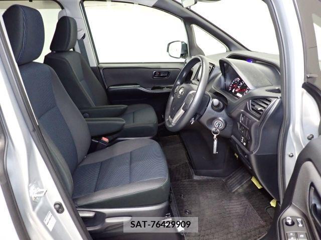 Toyota VOXY 2019-03 321606-5