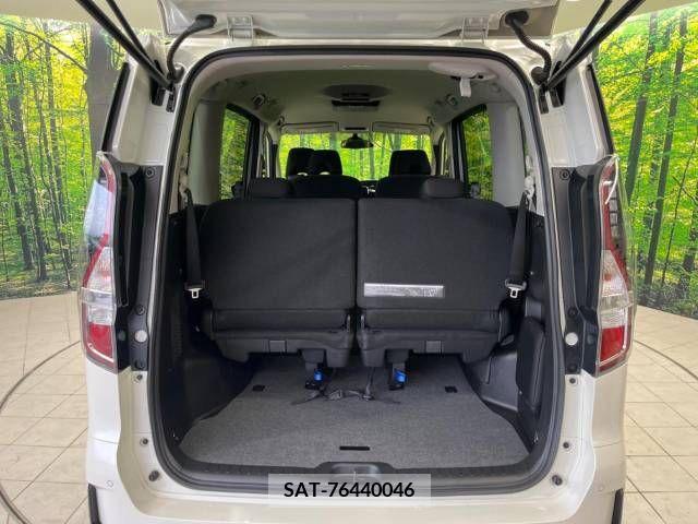 Nissan SERENA 2019-11 325067-11