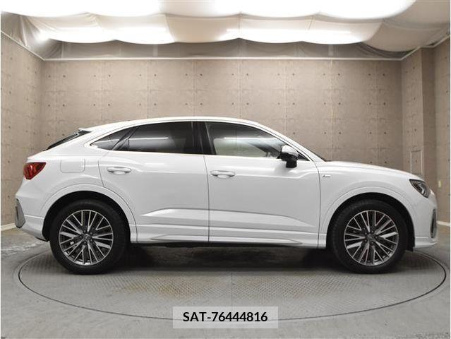 Audi Q3 2020-10 205167-9