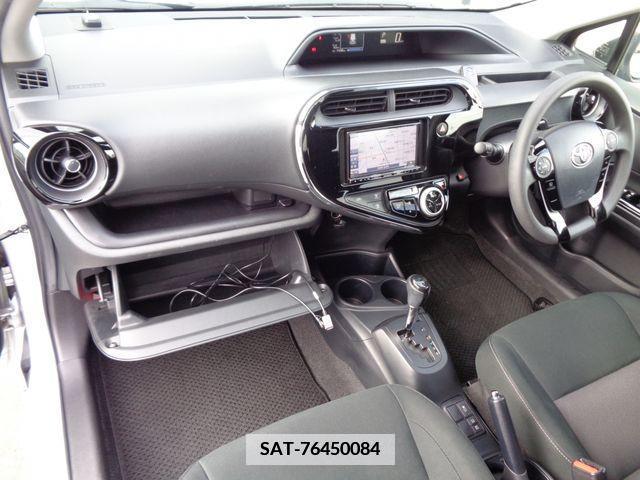 Toyota AQUA 2020-12 334726-27