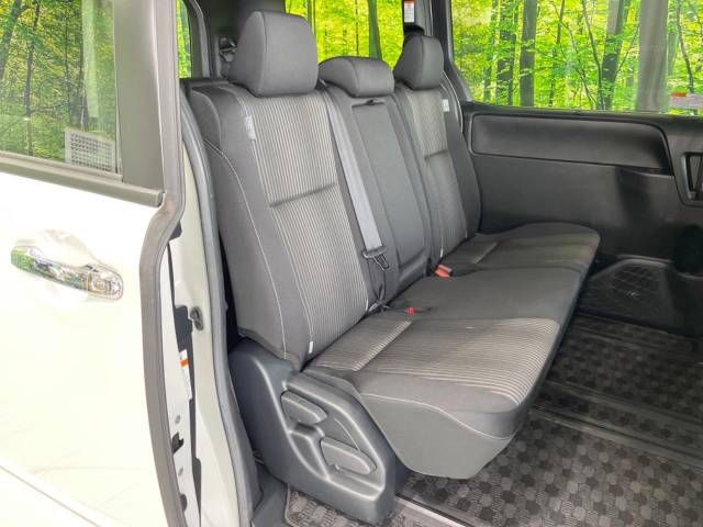 Toyota VOXY 2019-07 18426-8