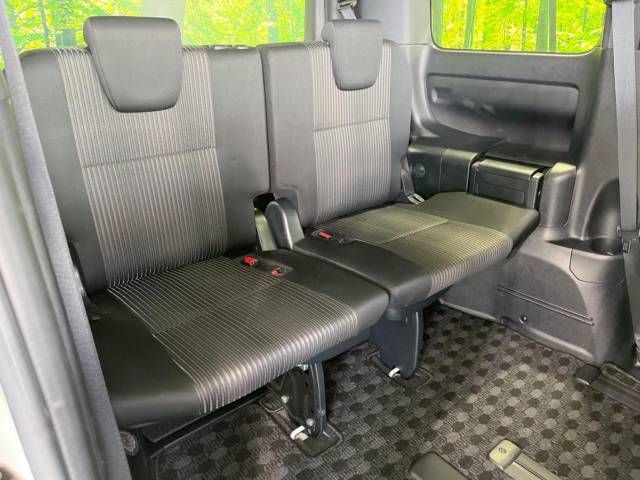 Toyota VOXY 2019-07 18426-9