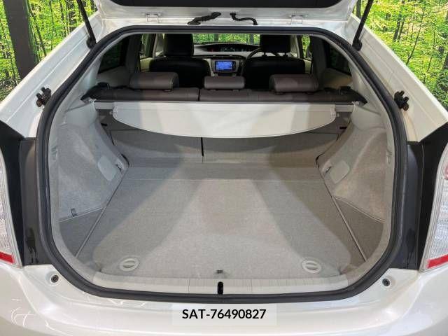Toyota PRIUS 2012-11 328458-10