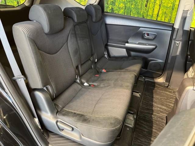 Toyota PRIUS ALPHA 2016-02 28907-9