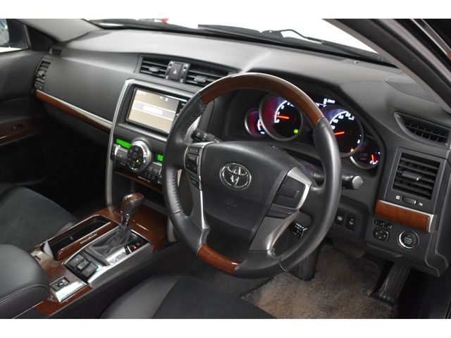 Toyota MARK X 2016-09 2972-6