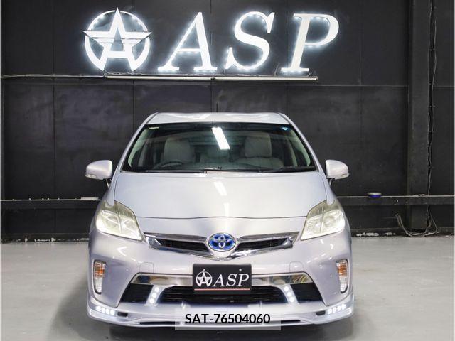 Toyota PRIUS 2013-06 377829-3