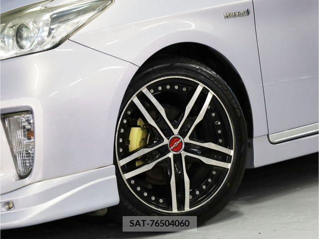 Toyota PRIUS 2013-06 377829-2