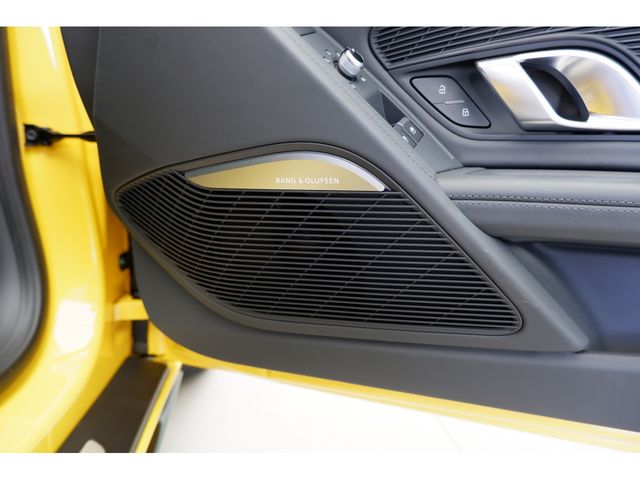 Audi R8 2022-03 2802-24