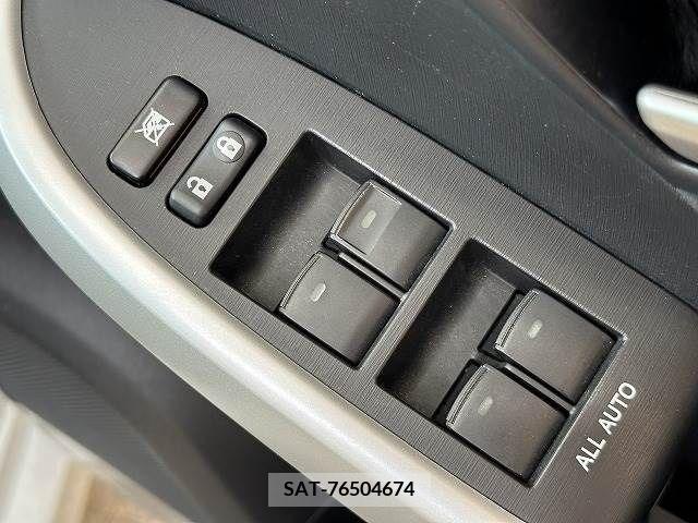Toyota PRIUS 2012-09 281819-15