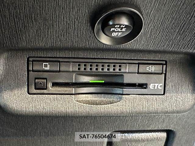 Toyota PRIUS 2012-09 281819-6