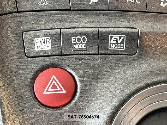 Toyota PRIUS 2012-09 281819-4