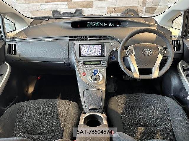 Toyota PRIUS 2012-09 281819-1