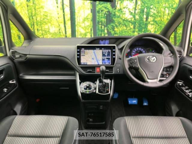 Toyota VOXY 2019-09 219533-1