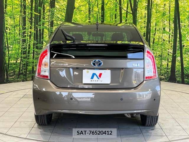 Toyota PRIUS 2012-12 382436-15