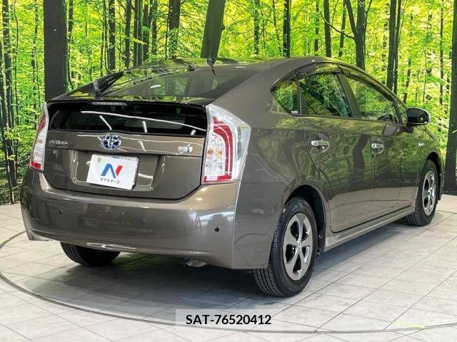 Toyota PRIUS 2012-12 382436-17
