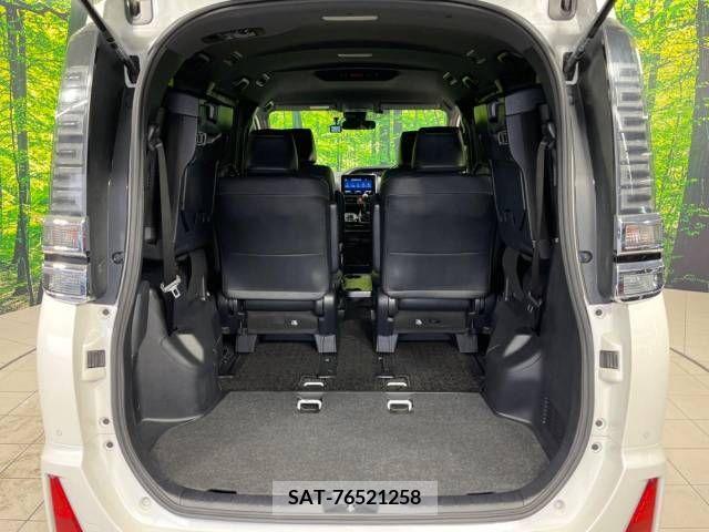 Toyota VOXY 2020-12 337569-11