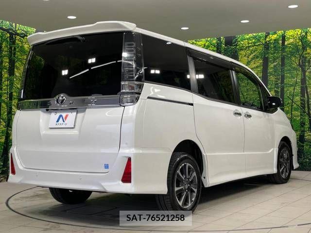 Toyota VOXY 2020-12 337569-18