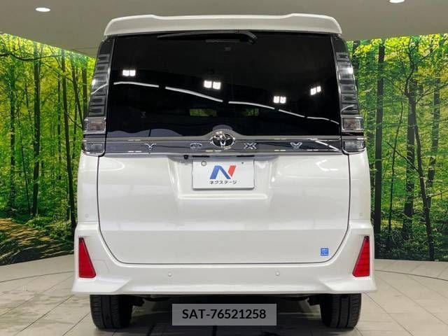 Toyota VOXY 2020-12 337569-16