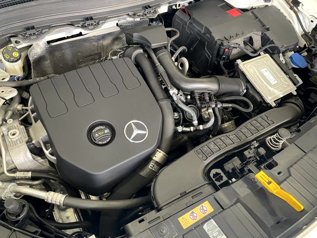 Mercedes Benz GLA-CLASS 2021-09 22106-23