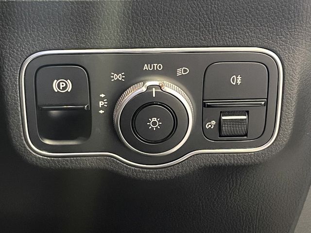 Mercedes Benz GLA-CLASS 2021-09 22106-18