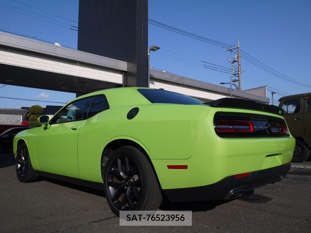 Dodge CHALLENGER 2020-07 215080-1