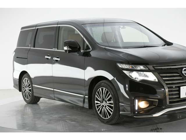 Nissan ELGRAND 2018-05 195157-4