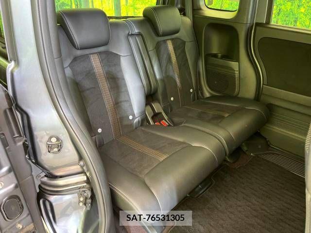 Honda N BOX CUSTOM 2018-05 212323-9