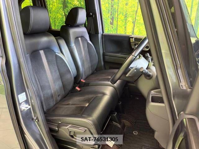 Honda N BOX CUSTOM 2018-05 212323-8