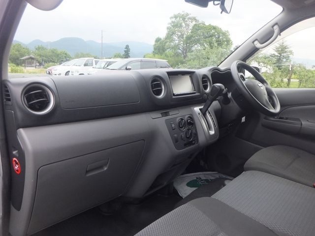 Nissan NV350 Caravan 2017-04 8535-12