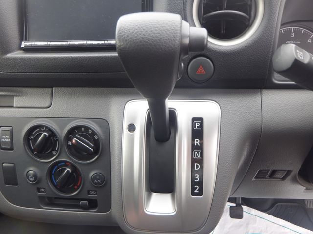 Nissan NV350 Caravan 2017-04 8535-20