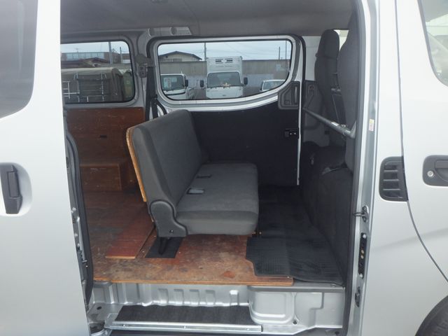 Nissan NV350 Caravan 2017-04 8535-14