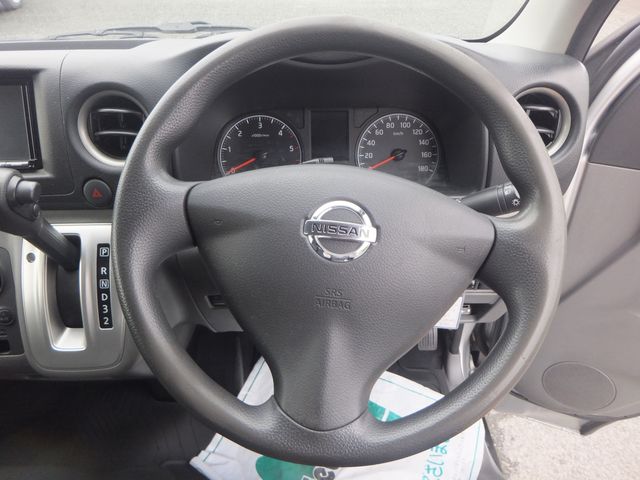Nissan NV350 Caravan 2017-04 8535-16