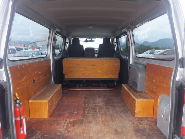 Nissan NV350 Caravan 2017-04 8535-7