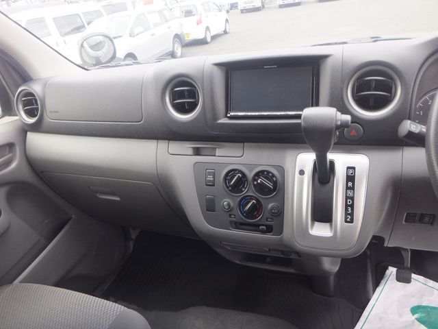 Nissan NV350 Caravan 2017-04 8535-19