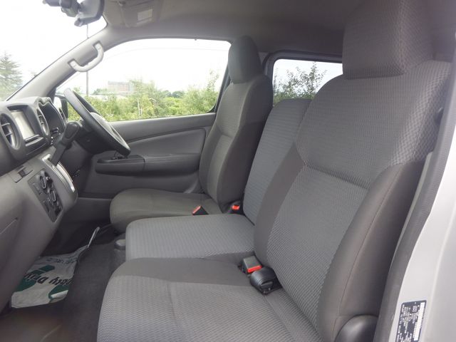 Nissan NV350 Caravan 2017-04 8535-13