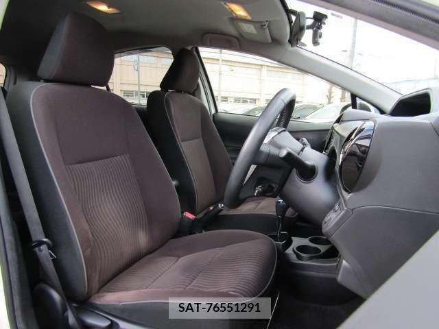 Toyota AQUA 2015-03 210481-17