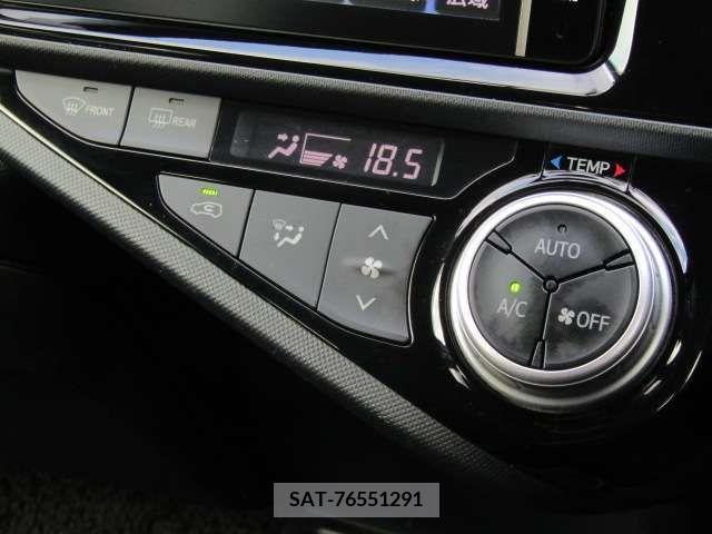 Toyota AQUA 2015-03 210481-14