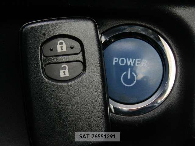 Toyota AQUA 2015-03 210481-13