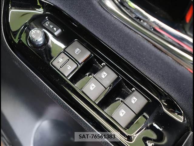 Toyota VOXY 2017-01 221976-17