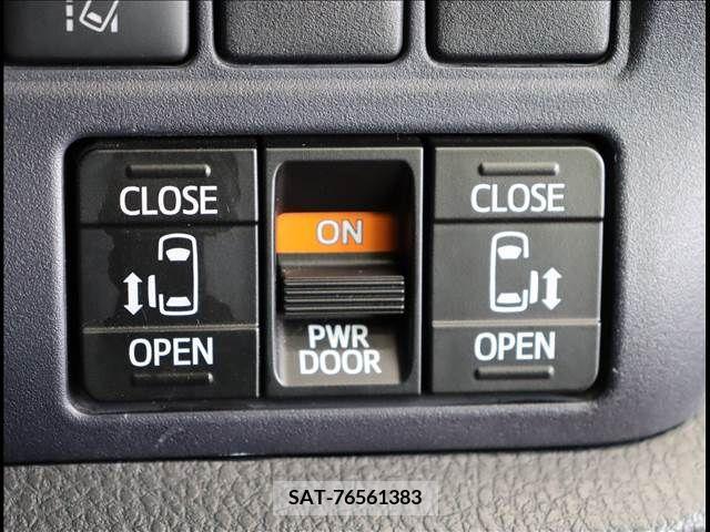 Toyota VOXY 2017-01 221976-16