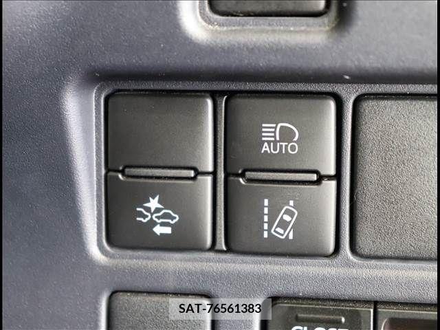 Toyota VOXY 2017-01 221976-15