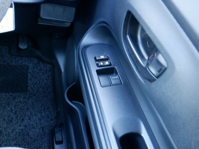 Toyota AQUA 2016-07 13016-11