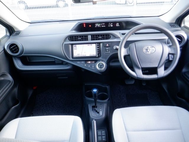 Toyota AQUA 2016-07 13016-1