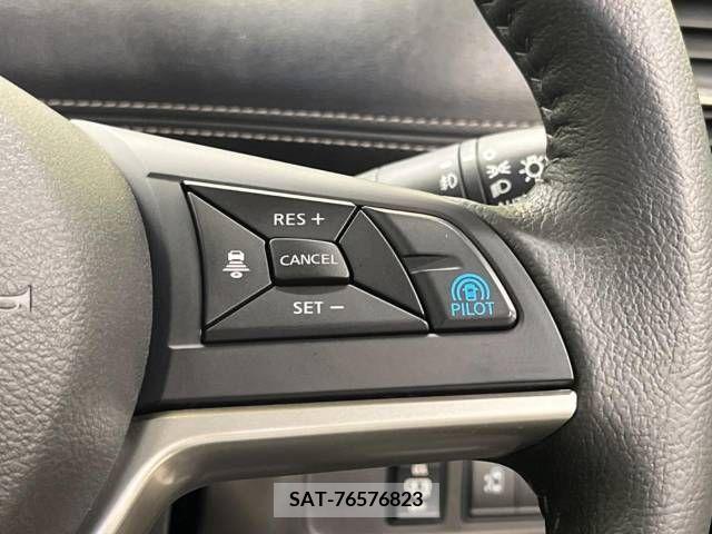 Nissan SERENA 2018-03 217163-5