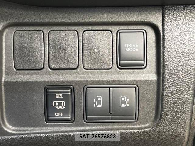 Nissan SERENA 2018-03 217163-4