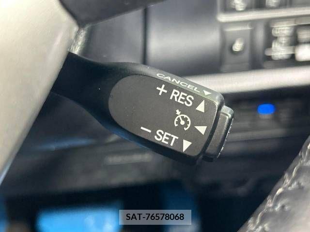Toyota VOXY 2019-09 343224-7