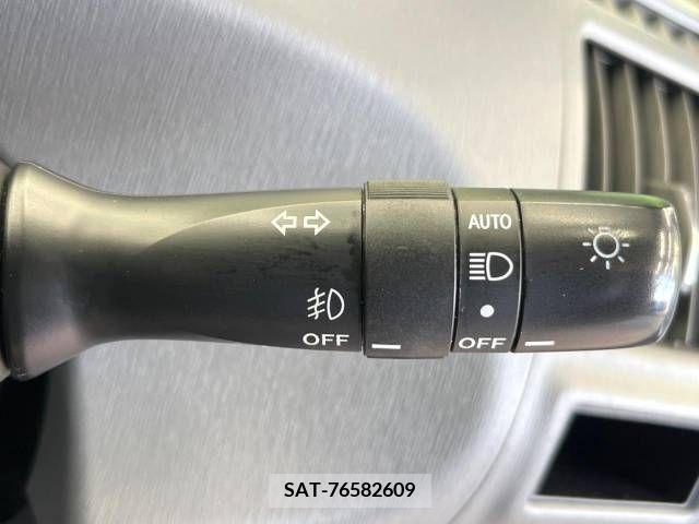 Toyota PRIUS ALPHA 2011-12 366755-6